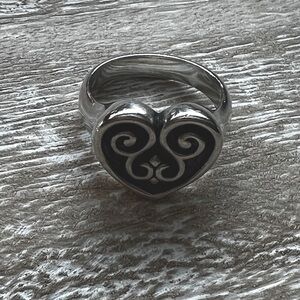 Retired James Avery heart ring, size 6, .925 silver. Rare find.